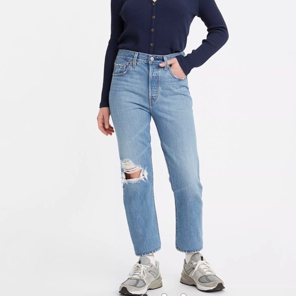 Levis Premium 501 Original Cropped Jeans Sz 31X28 Buttonfly Light Wash Ripped - Picture 1 of 10
